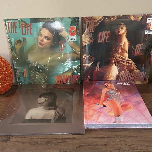 Taylor Swift Other - The Life of a Showgirl & Tortured Poets Department Vinyl Coll. w/Eras Tour Book💋